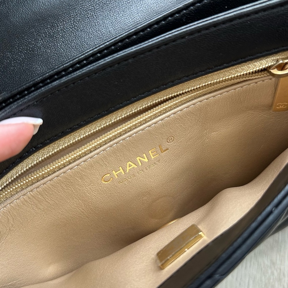 Chanel bag - Picture 3 of 9